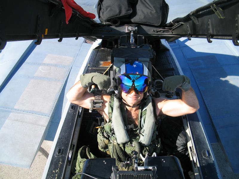 Illustration for article titled Confessions Of A US Navy Blue Angel